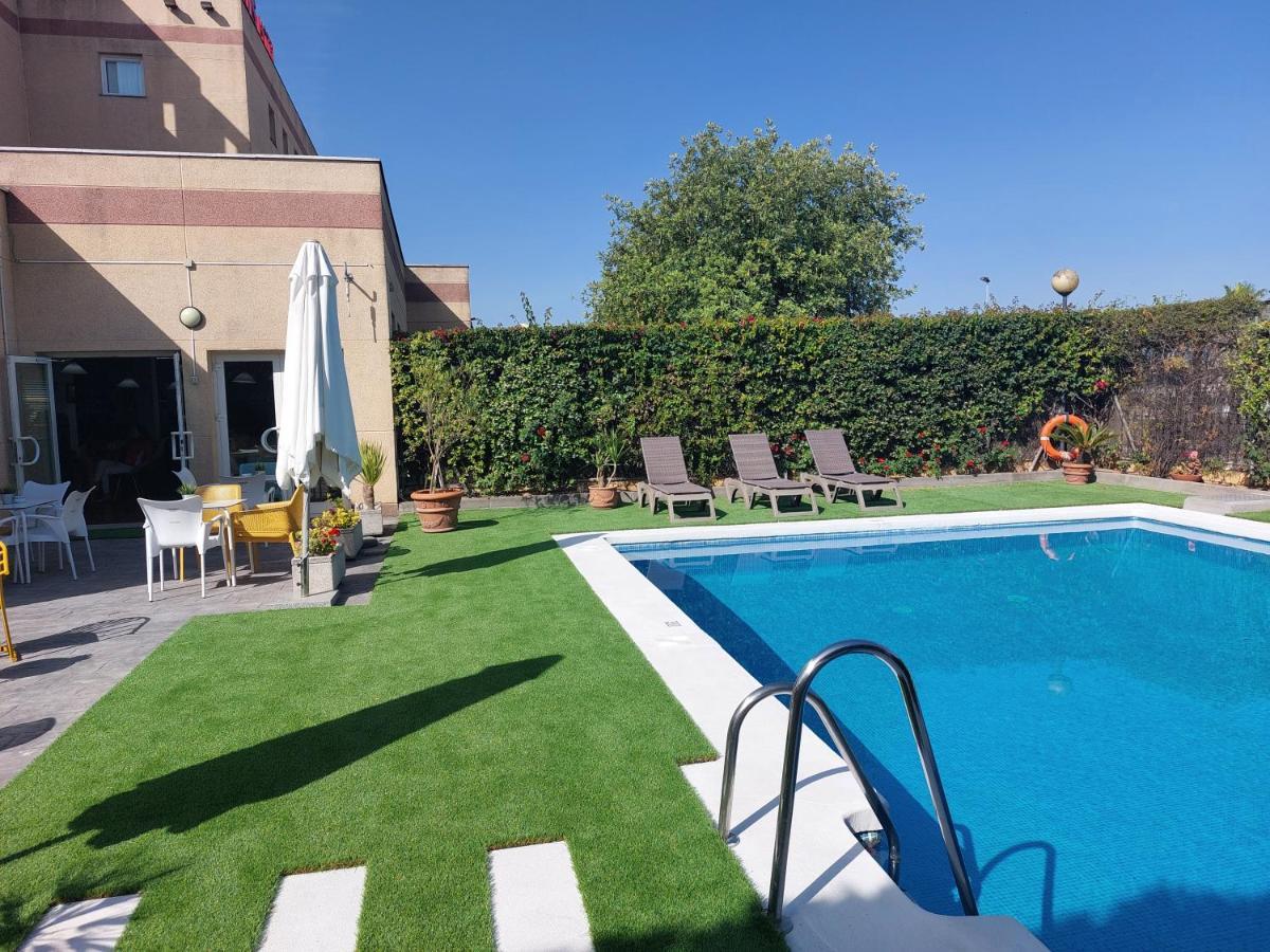 Отель Ibis Jerez De La Frontera Cadiz Экстерьер фото